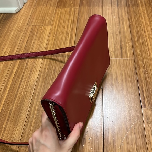 Red Kate Spade cross body/long strap bag - Picture 5 of 8